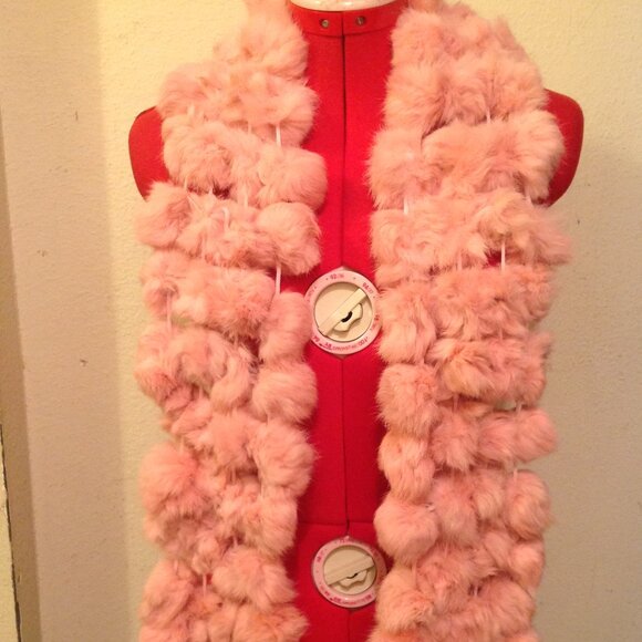 **SALE** Vintage Genuine 100% Pink Rabbit Fur Boa Scarf - Picture 1 of 7